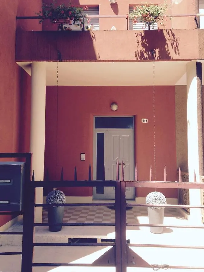 La Casina Dei Cachi Lägenhet Rimini