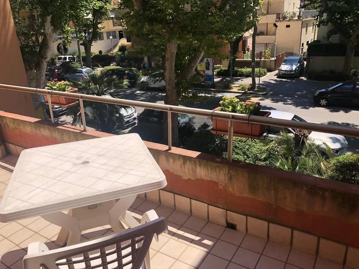 La Casina Dei Cachi Apartamento Rimini 0*,  Itália
